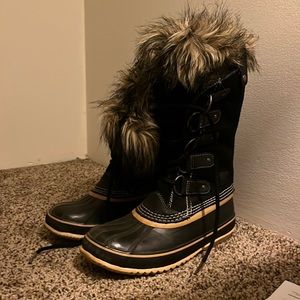 Joan of Arctic Sorel Snow Boots size 8